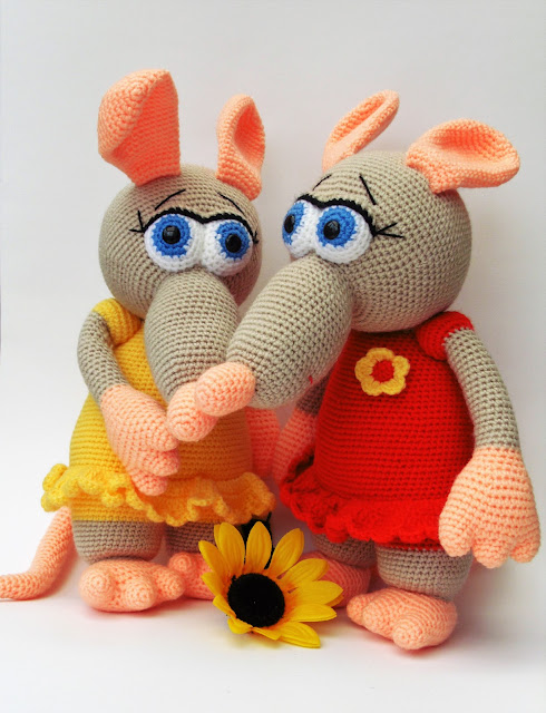 amigurumi-crochet-soft-stuffed-toy-rat-girl-yellow-red-dress-animal