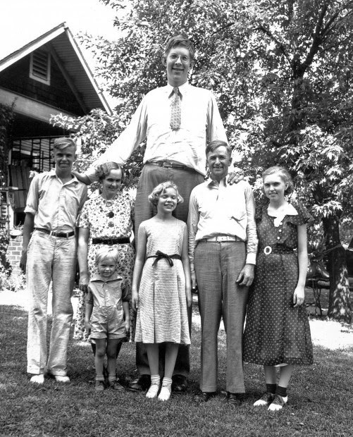 This is What Robert Wadlow Looked Like  in 1935 