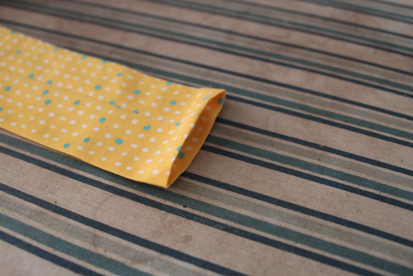 The Cordelia Files How to Gather Over a Cord/ Finishing the Tshirt Dress