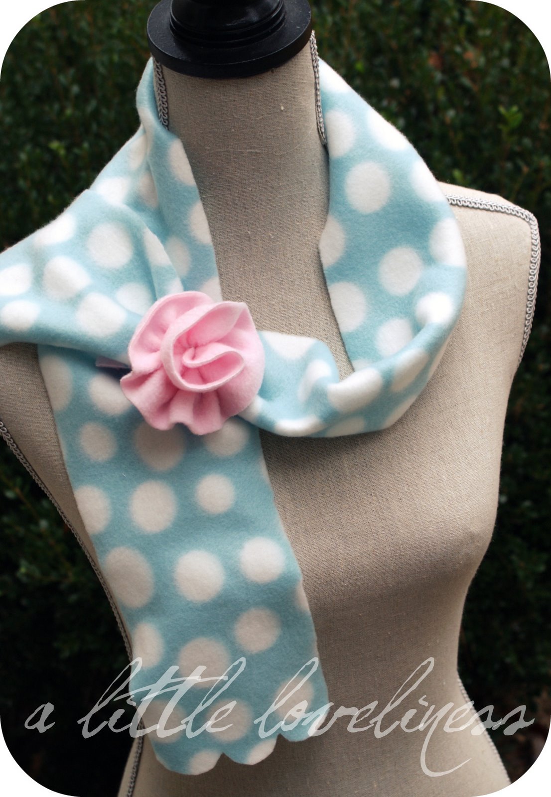 A Little Loveliness Fleece Scarf Tutorial