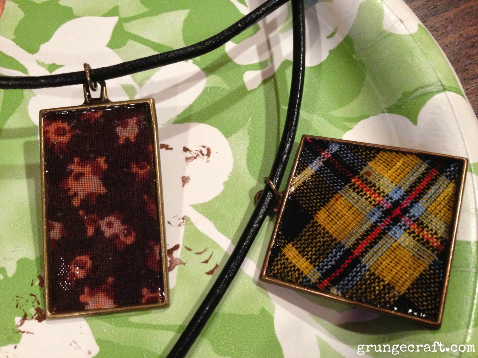 DIY 90's inspired choker with fabric charms Cobberson + Co.