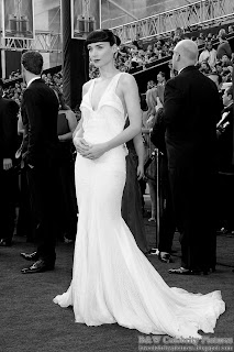Rooney Mara over red carpet at 2012 Academy Awards - Oscar arrival