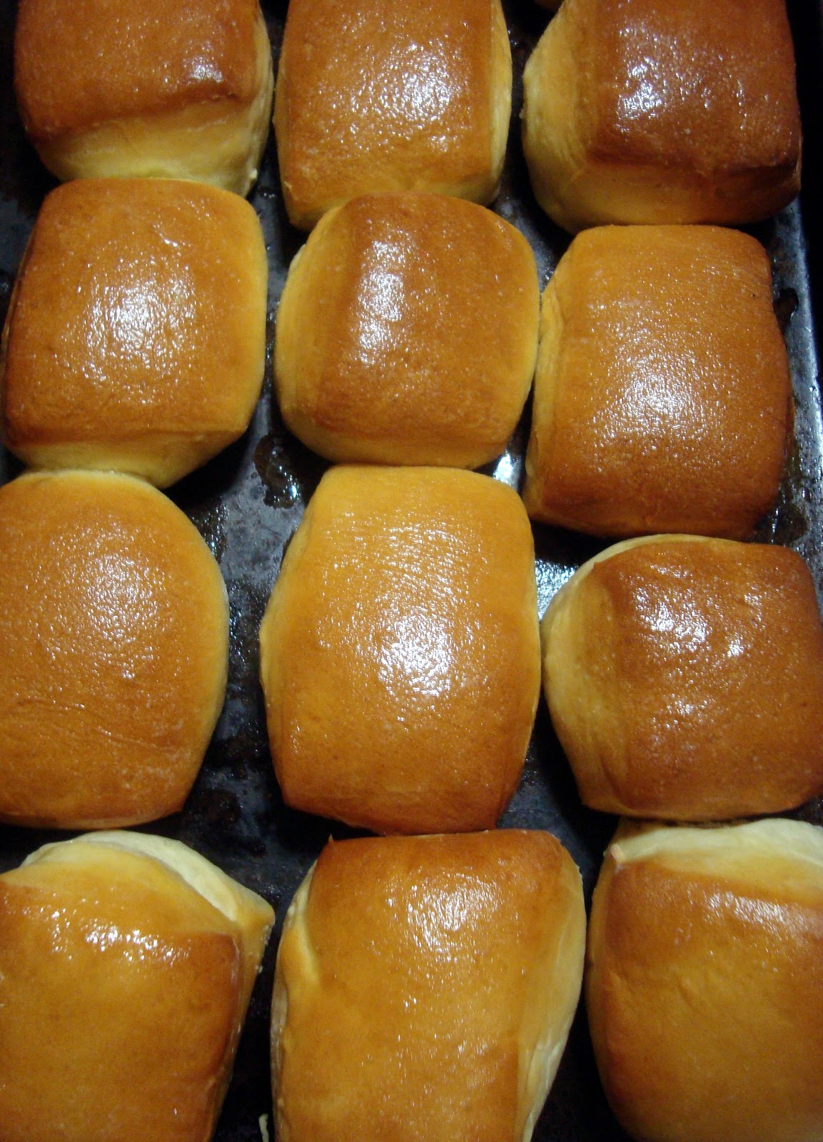 A Couple in the Kitchen: Texas Roadhouse Rolls (Secret Recipe Club)