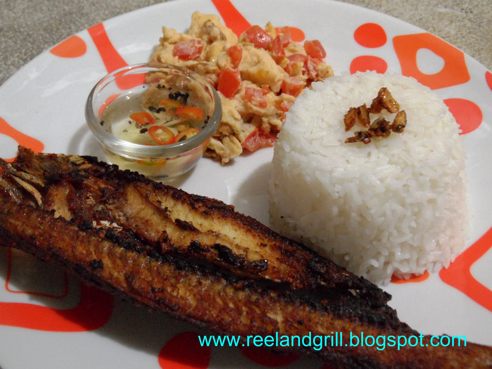 Reel and Grill Daing na Flying Fish o Bolador (Fried Vinegar & Garlic