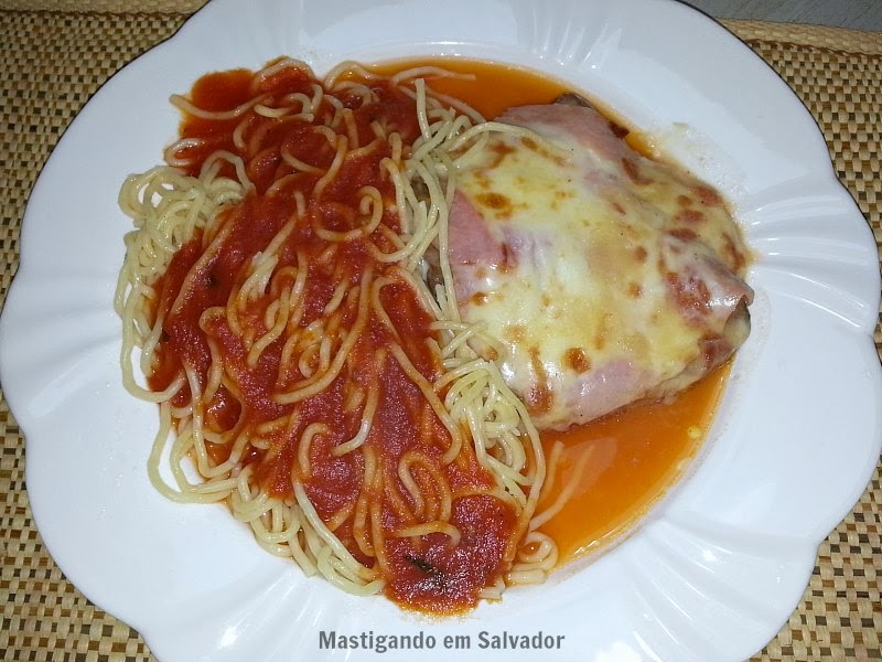 Sabor Congelado: Refeição composta por Spaguete ao Sugo e Filé Mignon Premium