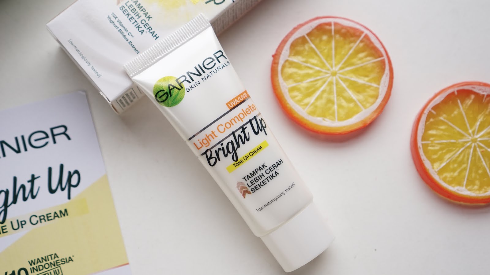 Garnier Light Complete Bright Up Tone Up cream Stevie Wong