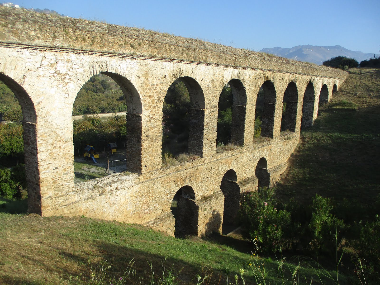 AQUEDUCT ROMAIN PRÈS D'ALMUNÉCAR