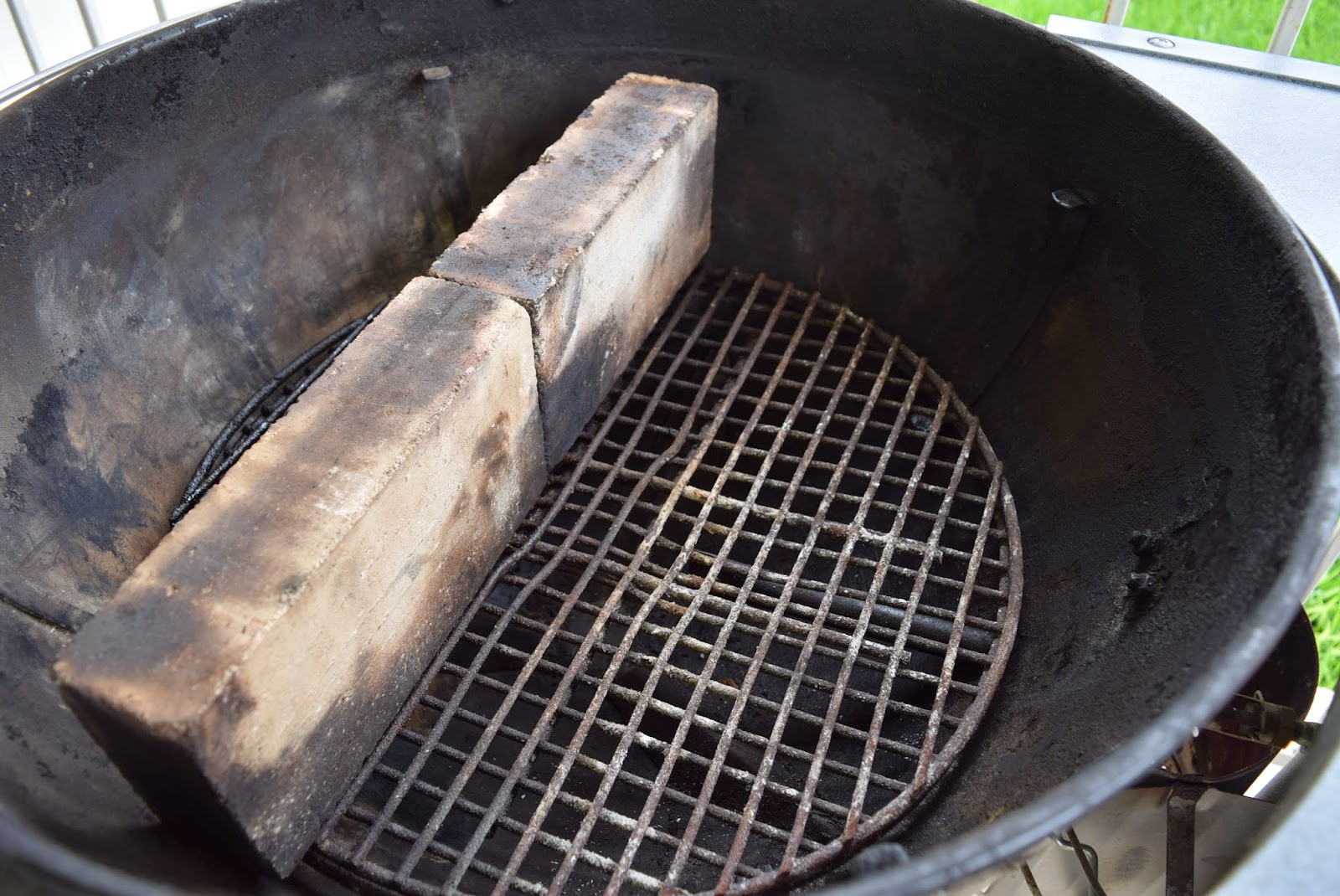 Cast Iron Texas How to Smoke on a er Kettle