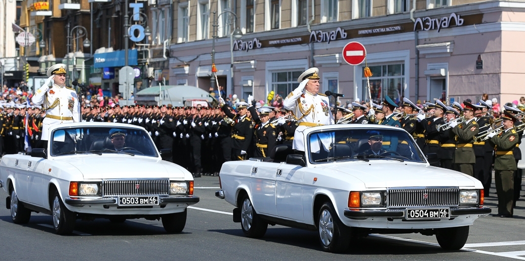 Стих две жизни два сердца Стих две жизни два сердца