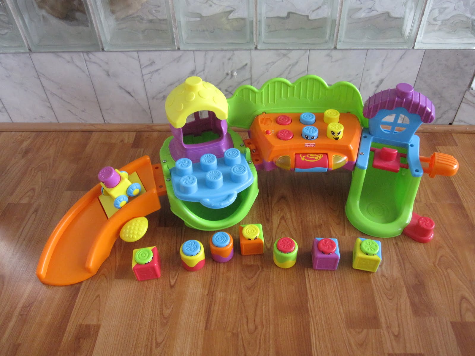 MOVING SALE BABY GEAR/TOYS FISHER PRICE STACK N SURPRISE (MUSICAL