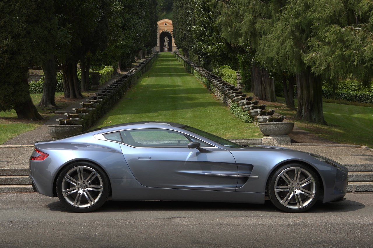 http://2.bp.blogspot.com/-Vq4E7I6Bcqw/UGLfUp5m8wI/AAAAAAAADls/cQ94gZnuqjM/s1600/aston-martin-one-77-video-350-kmh-actu-auto-specialist-auto.jpg