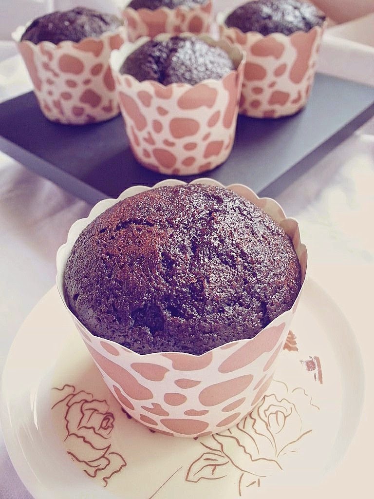 Eggless giant cupcake recipes - eggless giant cupcake recipe