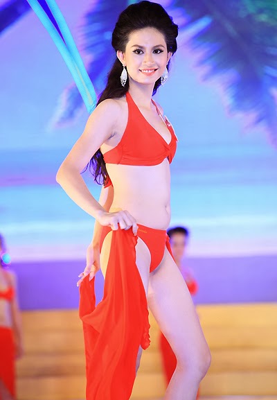 Á hậu, Hoa hậu Dân tộc 2013 khoe dáng với áo tắm