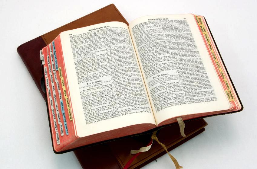 kitabu cha biblia takatifu kitabu cha biblia takatifu