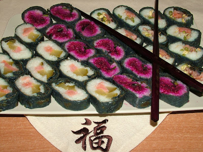 Naleśnikowe czarne sushi