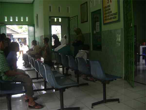 Puskesmas Bojongsari Ruang Tunggu Puskesmas