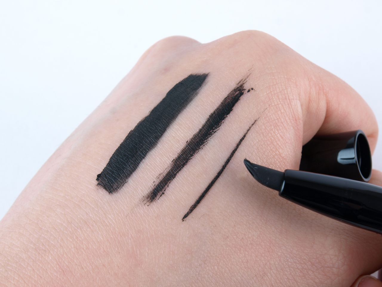 Smashbox Photo Angle Pure Pigment Gel Eyeliner in "Jet Black" Review