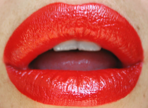 lips quiver meaning