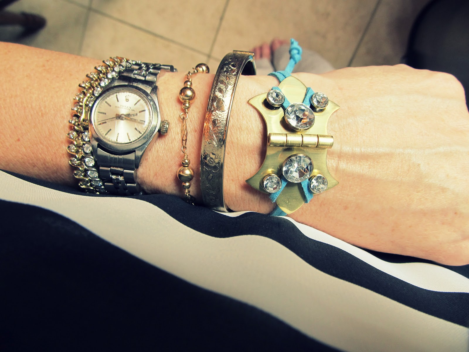 WobiSobi Rhinestone, Hinge Bracelet DIY.