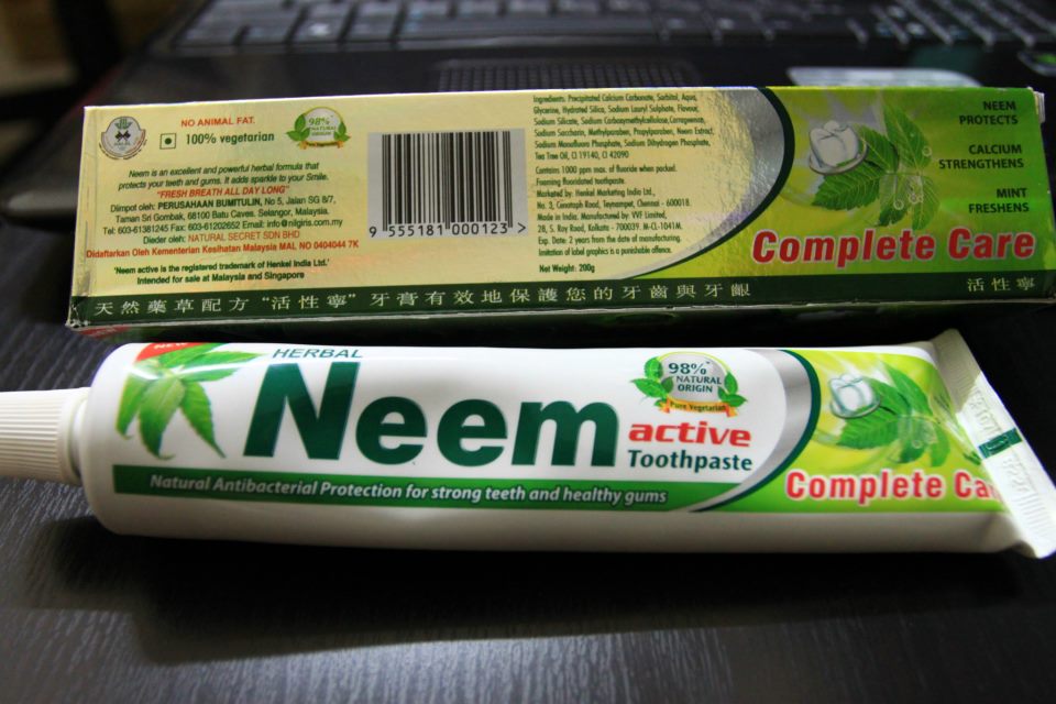 motherindia tEEth paste N tEEth brush