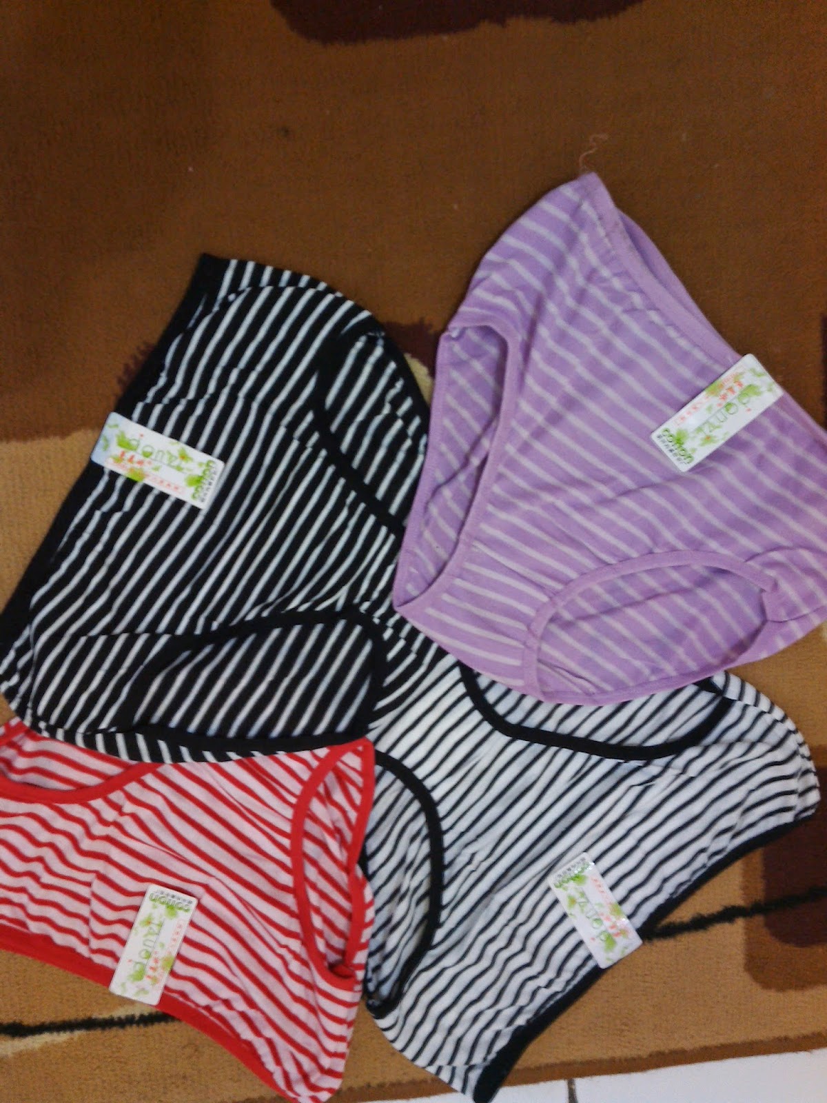 Pusat Grosir Celana Dalam Wanita: Celana Dalam Wanita Motif Garis ALL SIZE