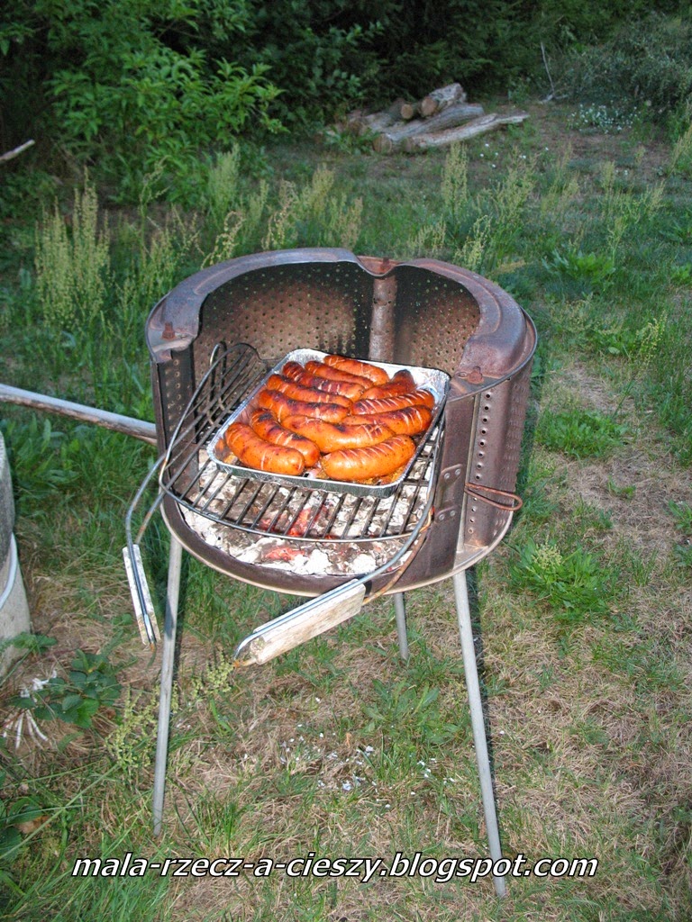 Recyclingowy grill MAŁA RZECZ A CIESZY