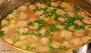 Lautasellesi%2BFrikadellikeitto%2B-%2BFrikadellisupp%2B2.JPG
