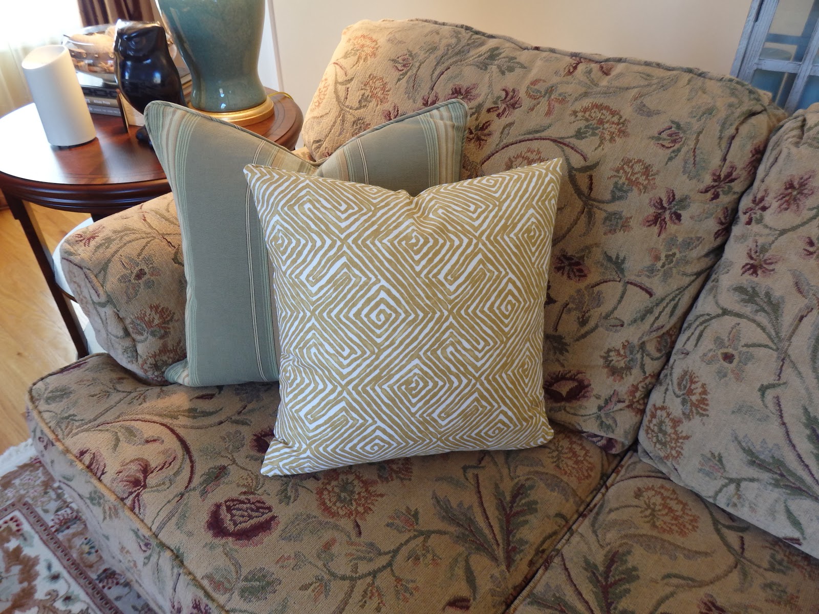 DIY by Design DIY Pillow With Zipper