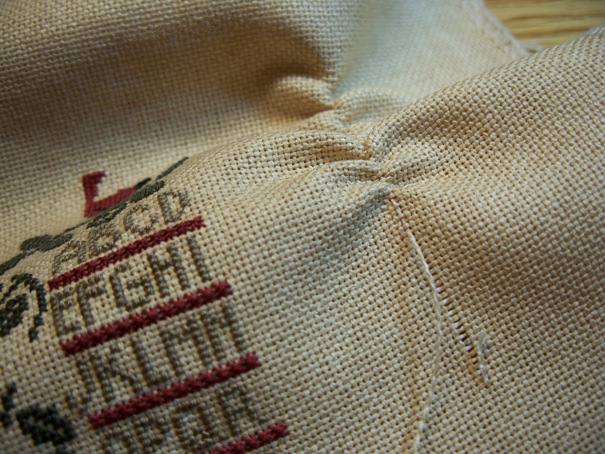 It's Daffycat Pulled Thread Cut