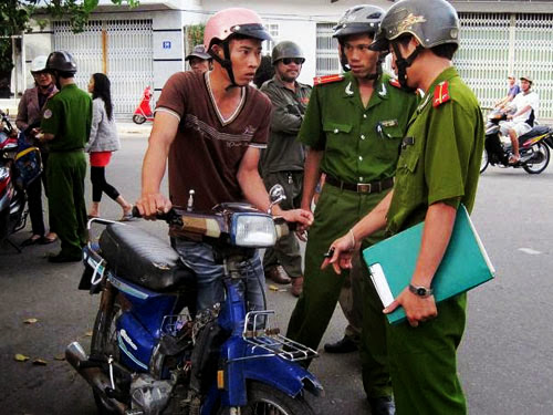 Công an xã, phường có được xử phạt vi phạm giao thông ? Công an xã, phường có được xử phạt vi phạm giao thông ?