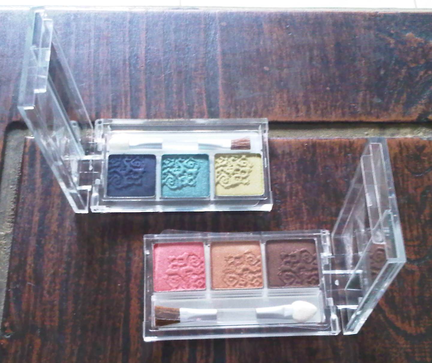 racun warna warni sariayu 2012 eyeshadow bena kelimutu racun warna warni sariayu 2012 eyeshadow bena kelimutu