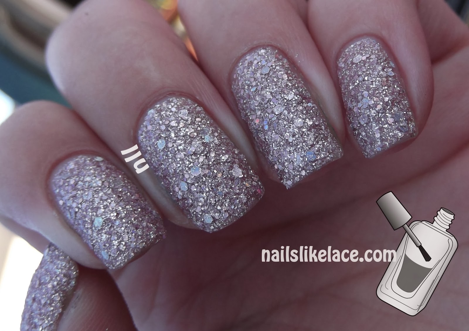 NailsLikeLace Pot o' Gold Glitter Placement Mani