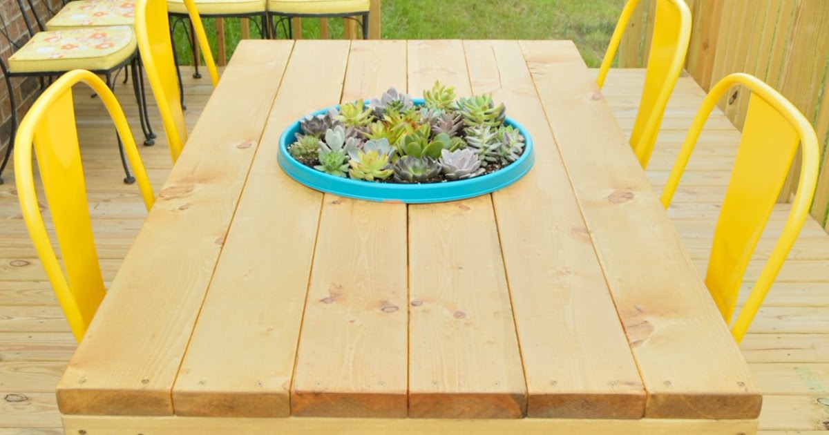CRAPTASTIC DIY Patio Table With Interchangeable Centerpiece!