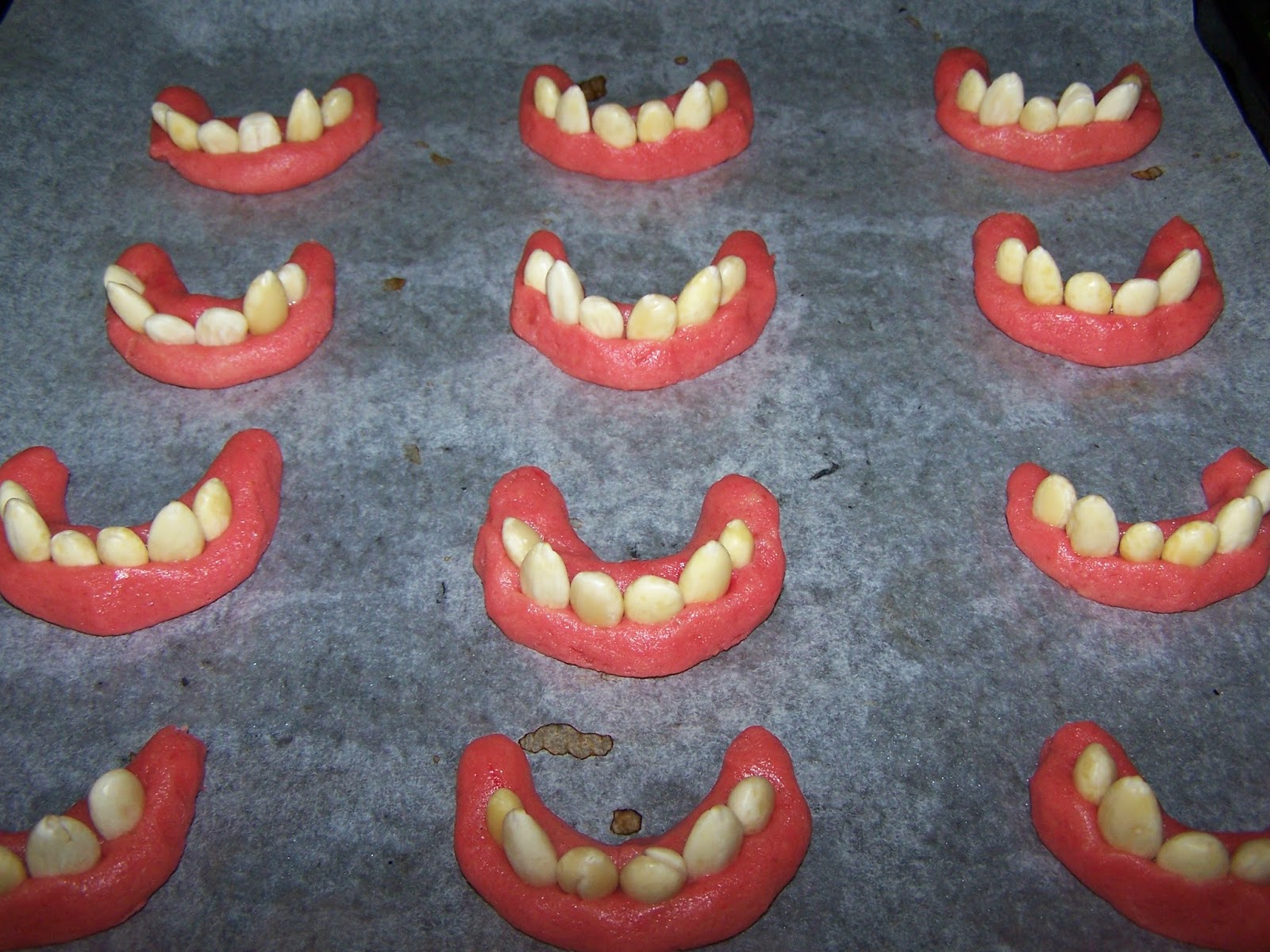 Zdesperowana mama, chore dzieci i domowe śmieci Szczęki Draculi