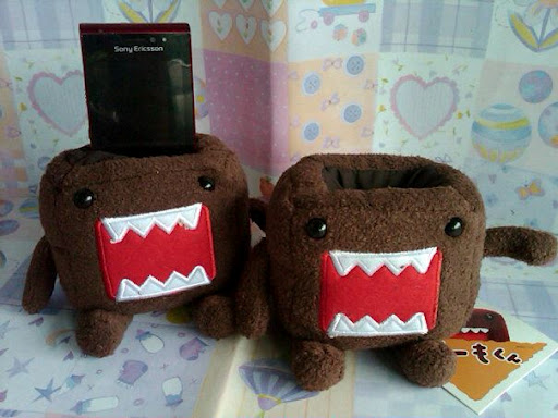 dudukan hp domo bahan boneka pernak pernik lucu dudukan hp domo bahan boneka pernak pernik lucu