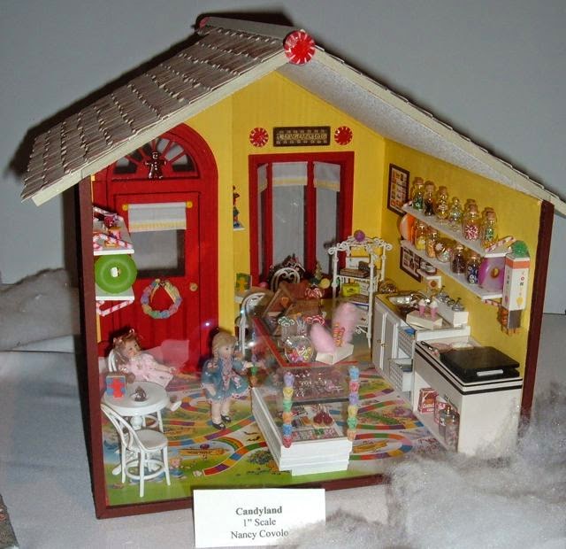 dollhouse and miniatures