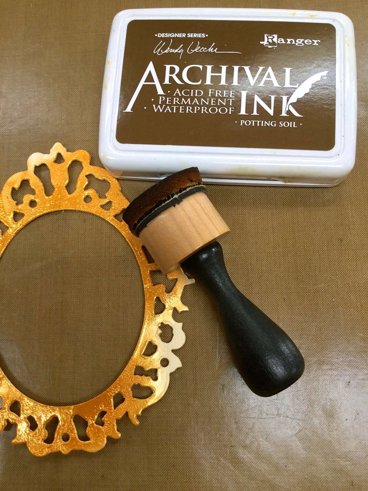 Studio 490 ornate frame hanging ornament...