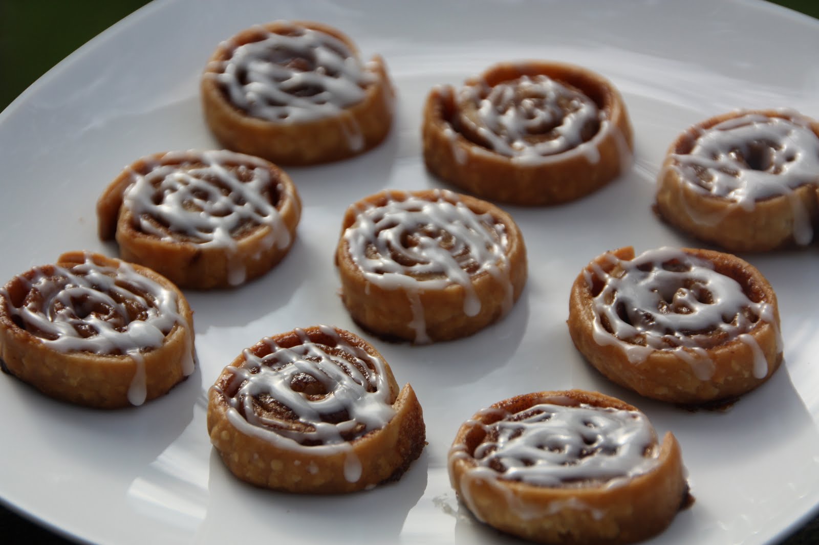 EVERYDAY SISTERS Cinnamon Roll Cookies