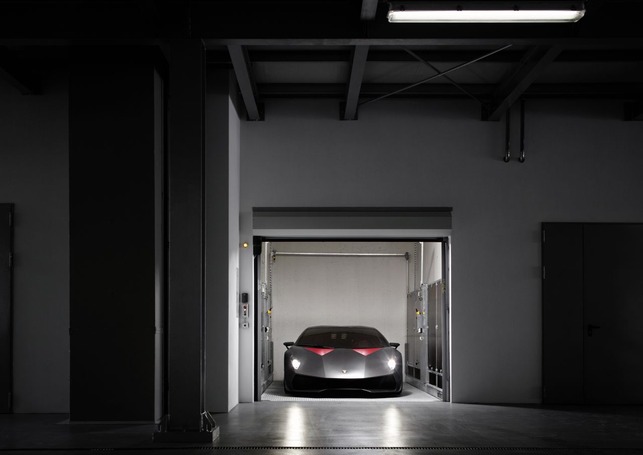 Sesto Elemento brüllt über die Rennstrecke MyAuto24 - DAS ...