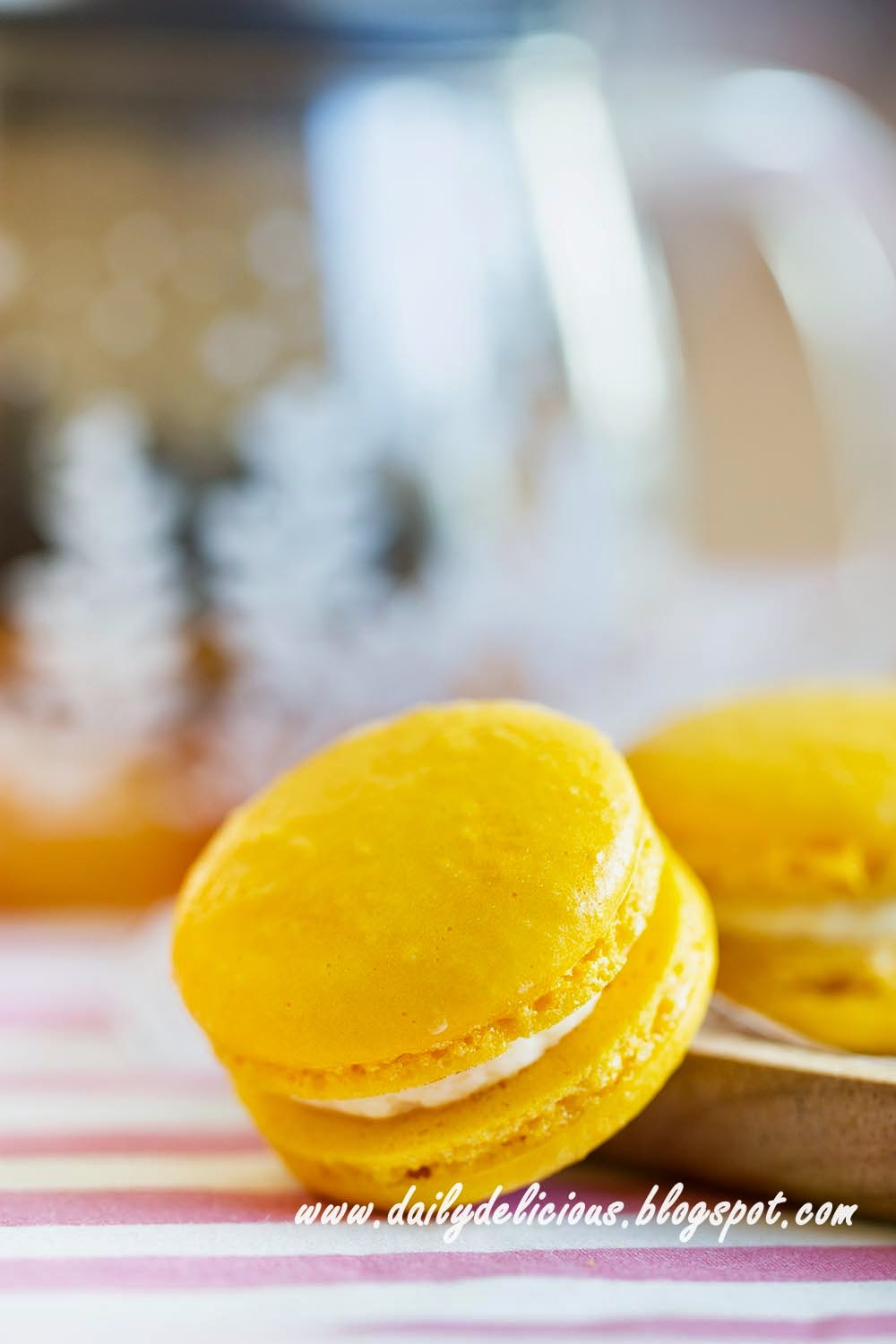 dailydelicious Lemon Macaron with Lemon Buttercream