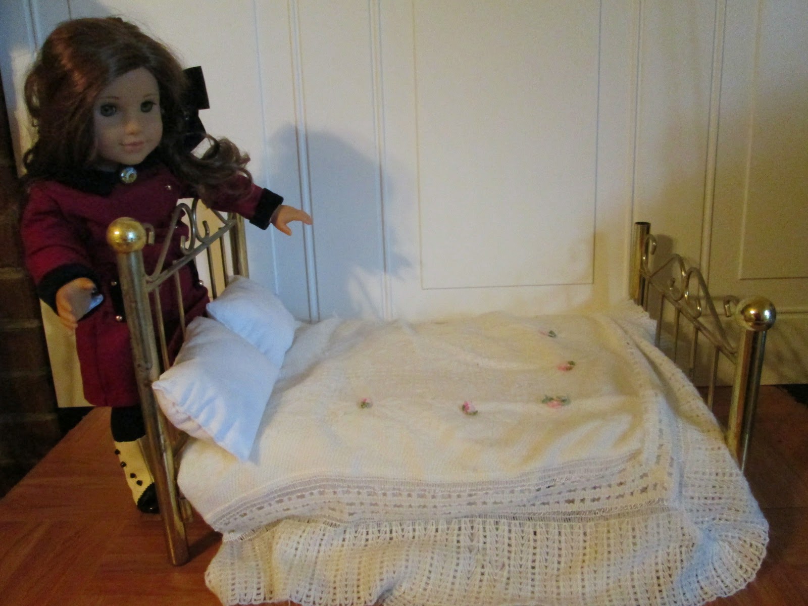 King William Miniatures & Collectibles: American girl Samantha brass bed on   now, with other items