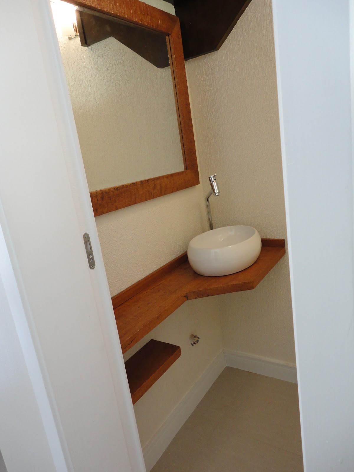 TOK RÚSTICO: Diversos Lavabo com pia de madeira feitos