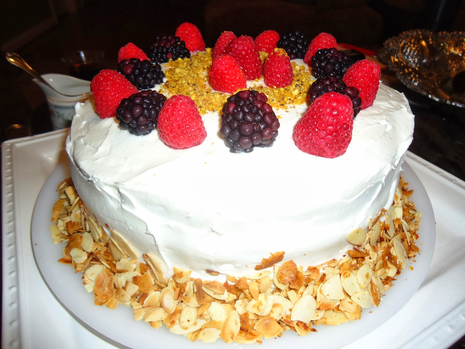 PAMUK FIRIN KARADUTLU VE AHUDUDULU YAS PASTA