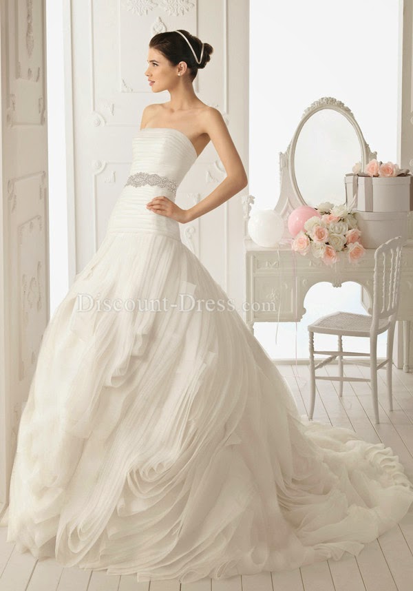 Glamorous Floor Length Organza Strapless Ball Gown Zipper Back Wedding Gown