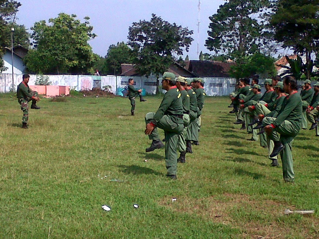 ANGGOTA KODIM 0725/SRAGEN BERSAMA POLRES SRAGEN  MELAKS. PEMBEKALAN BELADIRI DAN PHH KEPADA LINMAS KAB. SRAGEN ANGGOTA KODIM 0725/SRAGEN BERSAMA POLRES SRAGEN  MELAKS. PEMBEKALAN BELADIRI DAN PHH KEPADA LINMAS KAB. SRAGEN