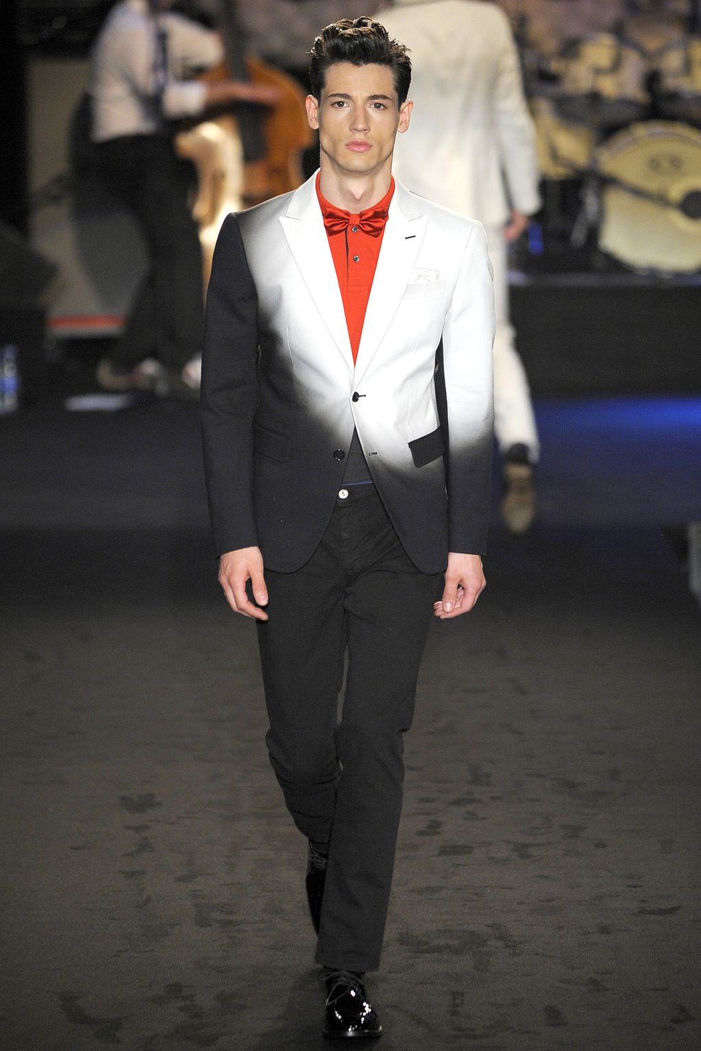 ombre color block Menswear, Mens fashion, How to wear white jeans