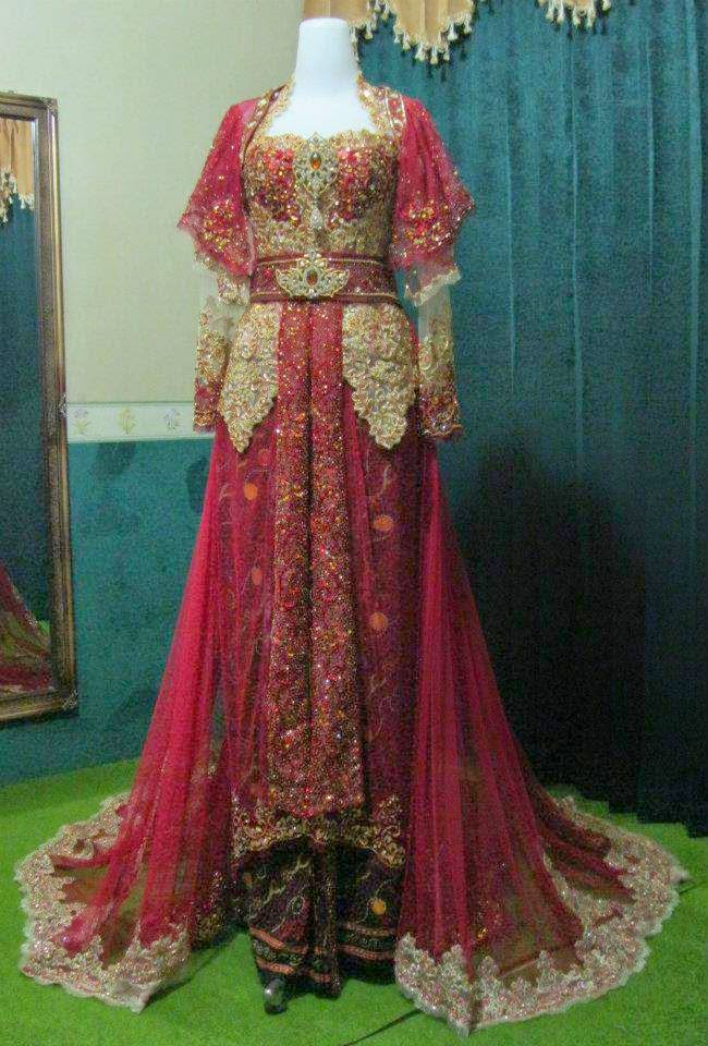 Kebaya Muslim Pengantin Mewah Dengan Paduan Warna Maroon Gold Kebaya Muslim Pengantin Mewah Dengan Paduan Warna Maroon Gold