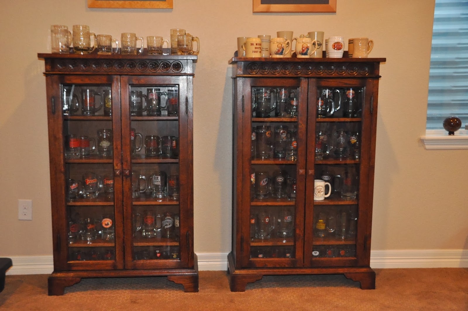 Tom's Root Beer Collectibles Root Beer Mug Display