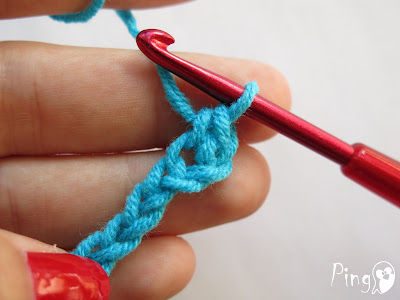 Single Crochet (SC) - step by step instruction by Pingo - The Pink Penguin