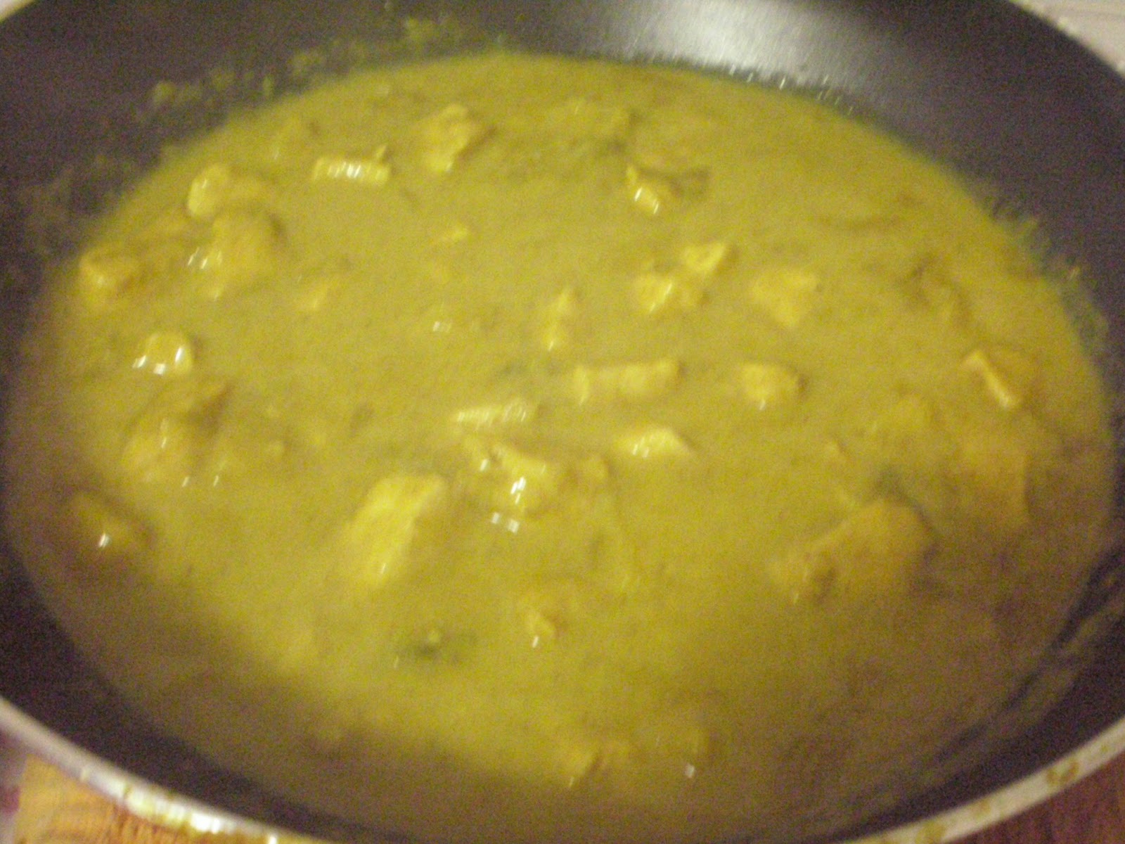 À mesa com a Katy Thai Mango Chicken Curry (Caril Tailandês de Frango